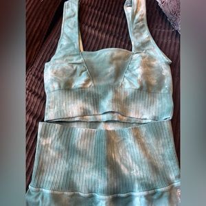Free People Movement Tie dye Work Out Set!